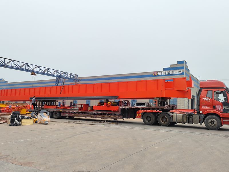 通用橋式起重機(jī) QDXX32/5t—27.7m 制作完成，發(fā)往陜西省銅川市交付客戶(hù)使用。