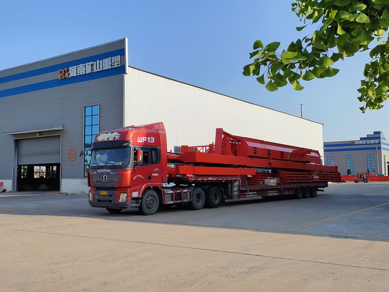 電動(dòng)葫蘆門(mén)式起重機(jī) 2臺(tái) MHxh10t—25m 外懸5/5m MHxh5t—23m 外懸4.5/4.5m 制作完成，發(fā)往青海交付客戶(hù)使用