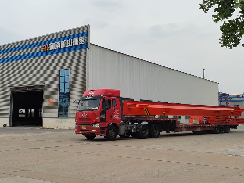 電動葫蘆門式起重機 MHxh10t—20m 制作完成，發(fā)往新疆交付客戶使用。